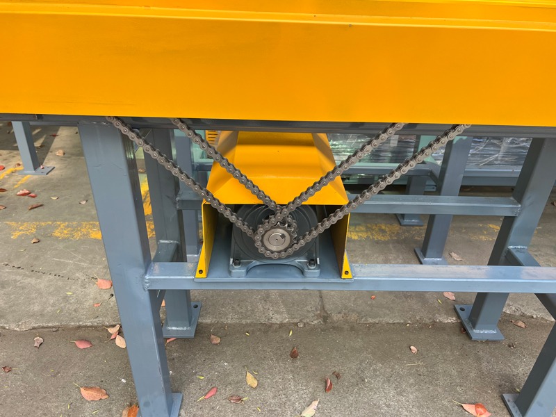 smg-orbi-edge-426w-workshop-pipe-cutting-and-beveling-machine-entry-conveyer-table-output-conveyer-table-with-fixed-length-mechanism-2