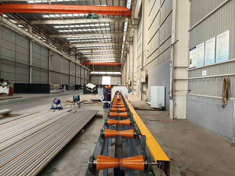 smg-orbi-edge-426w-workshop-pipe-cutting-and-beveling-machine-entry-conveyer-table-output-conveyer-table-with-fixed-length-mechanism