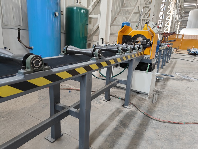 smg-orbi-edge-426w-workshop-pipe-cutting-and-beveling-machine-entry-conveyer-table